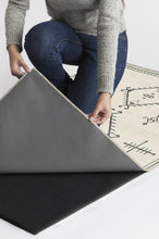 Load image into Gallery viewer, Damali Black & White Rug