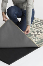 Load image into Gallery viewer, Obi Abalone Rug