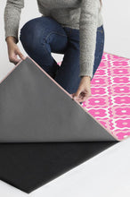 Load image into Gallery viewer, Chloe Trellis Fuchsia Pink Rug
