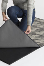 Load image into Gallery viewer, Houndstooth Rug
