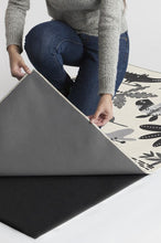 Load image into Gallery viewer, Jungle Safari Black &amp; White Rug
