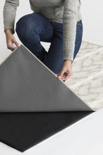 Load image into Gallery viewer, Nodum Light Grey Rug
